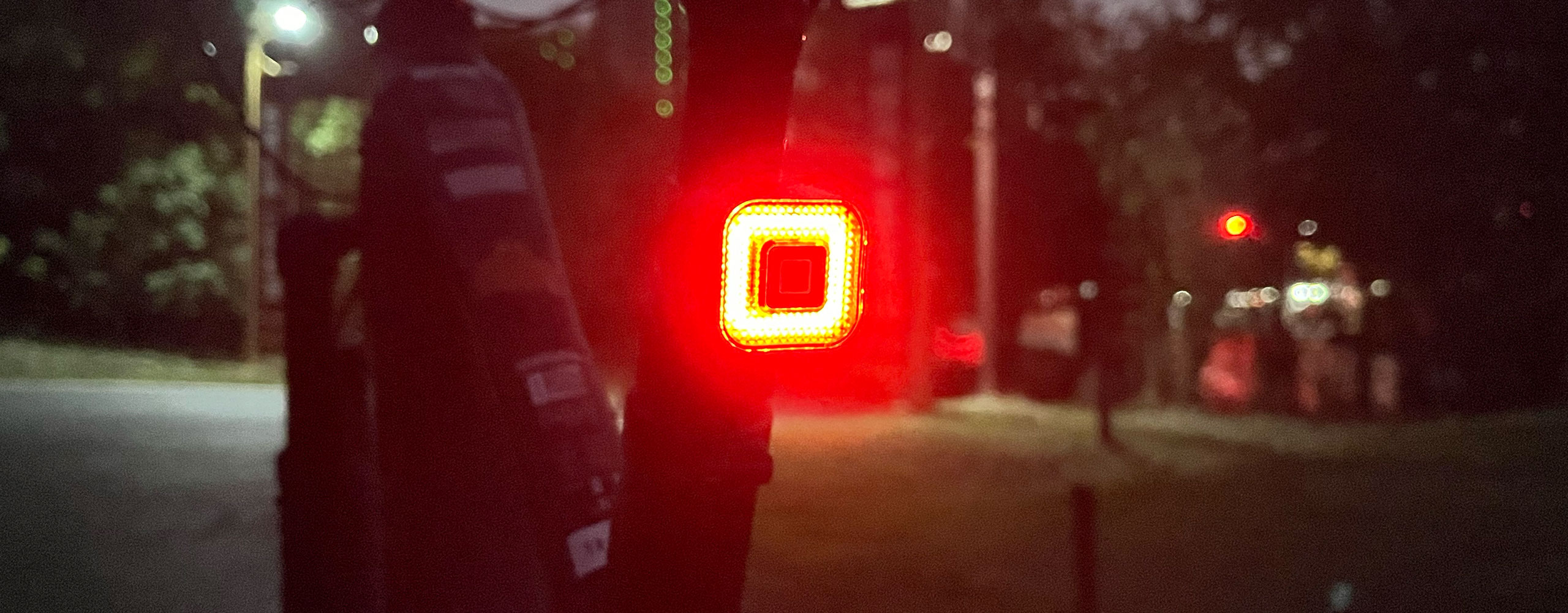 路刻智能尾灯ROOOAD BT01